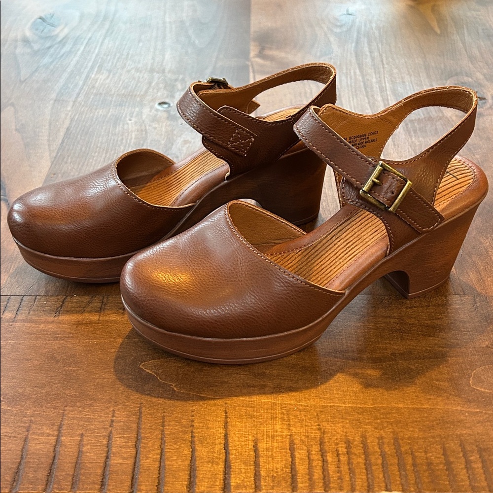 b.o.c Women’s Natasha Mary Jane Platform Clog | Brown | Size 8 - Picture 4 of 8